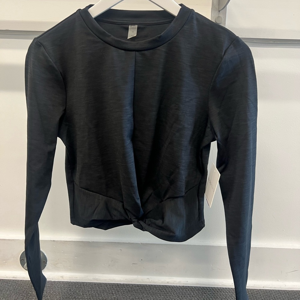 Beyond Yoga Featherweight Center Stage Cropped Long Sleeve Pullover